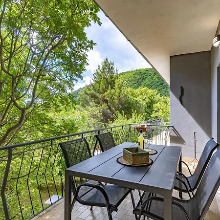 Apartament House Argeo *