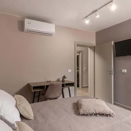 Apartament House Argeo